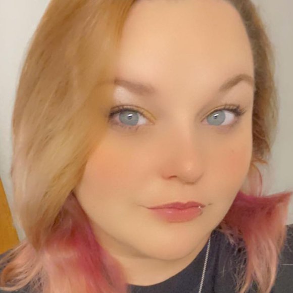 GET TO KNOW ME - YOUR POSHER - Picture 3 of 9